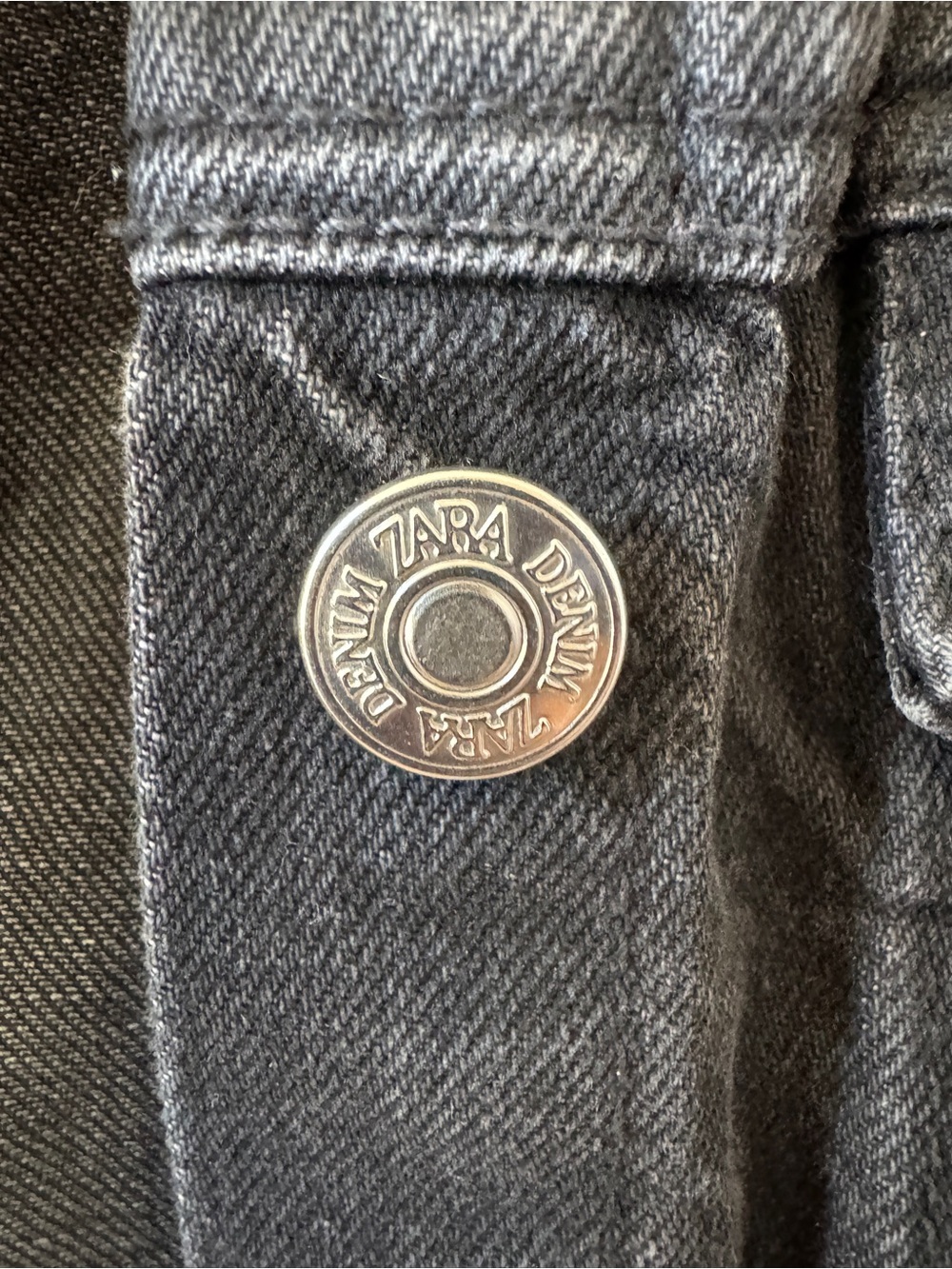 Zara Black Denim Jacket
Size Medium - Picture 4 of 7